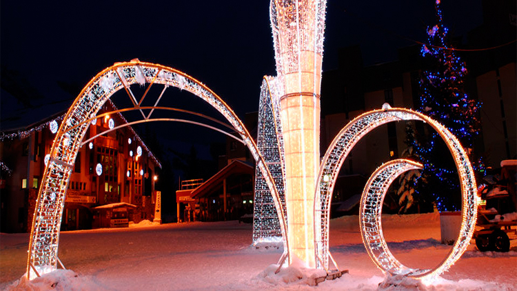 christmas street light decoration